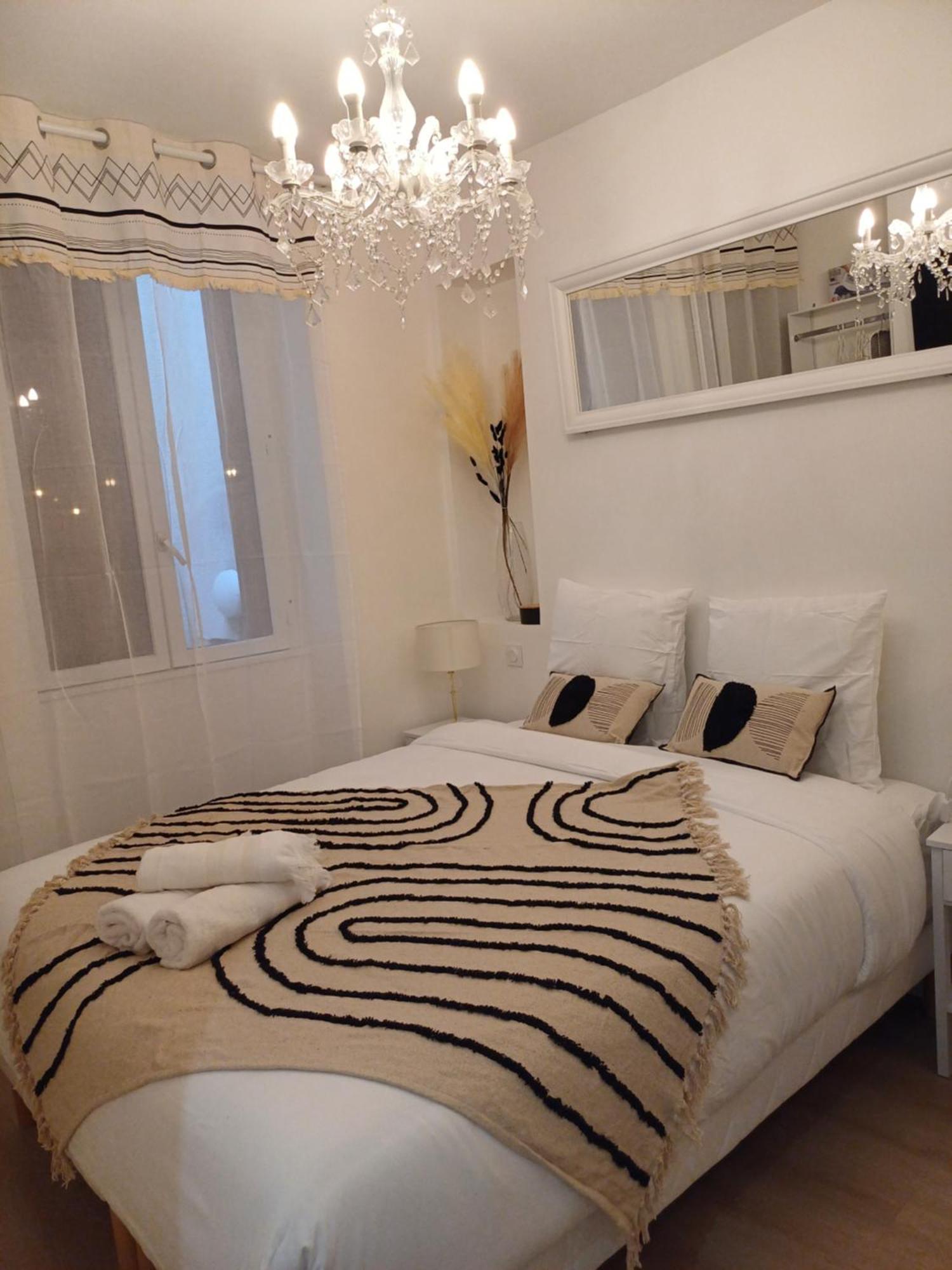 *Cazotte Zola * Apartment Дижон Екстериор снимка