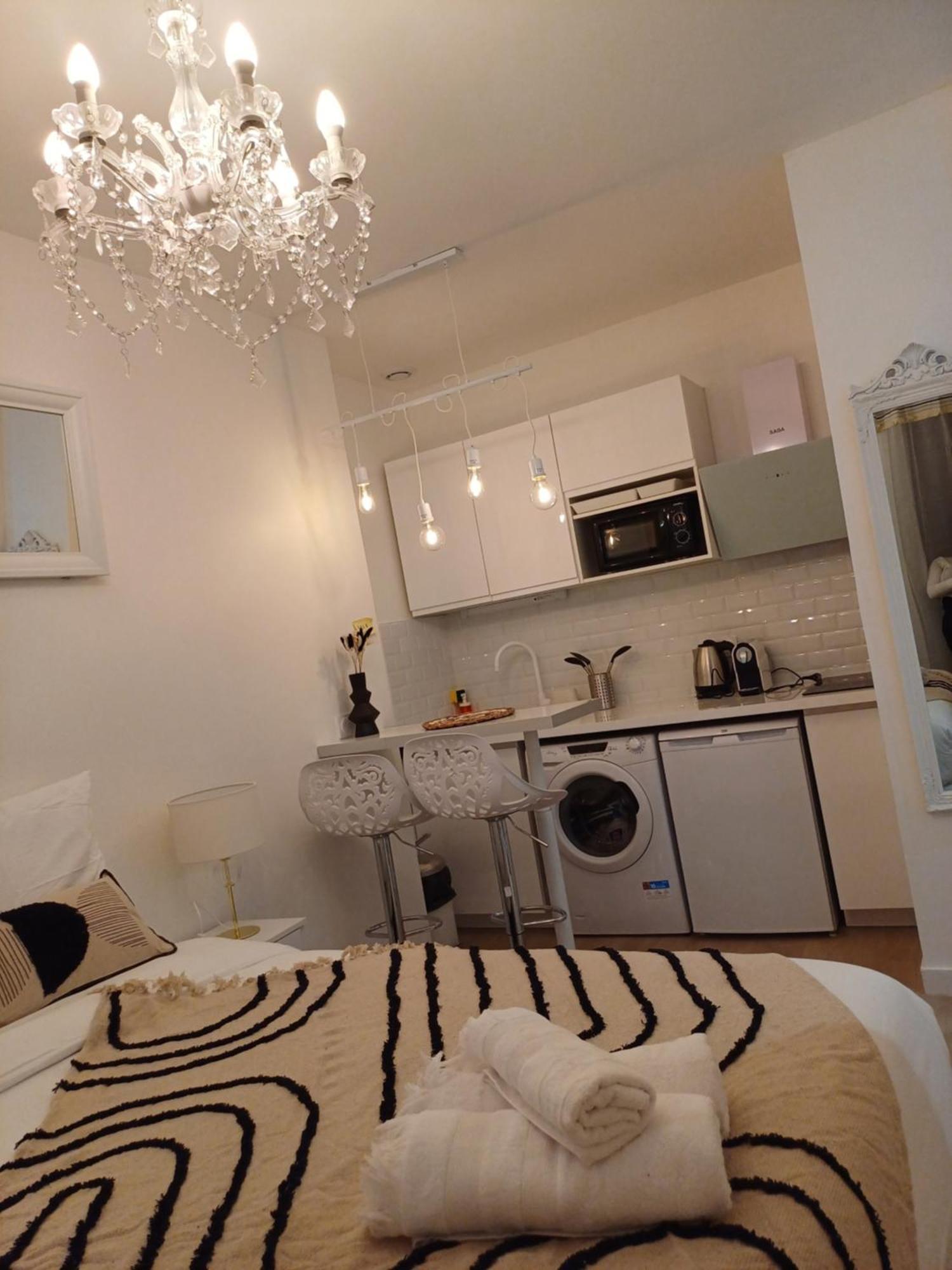 *Cazotte Zola * Apartment Дижон Екстериор снимка